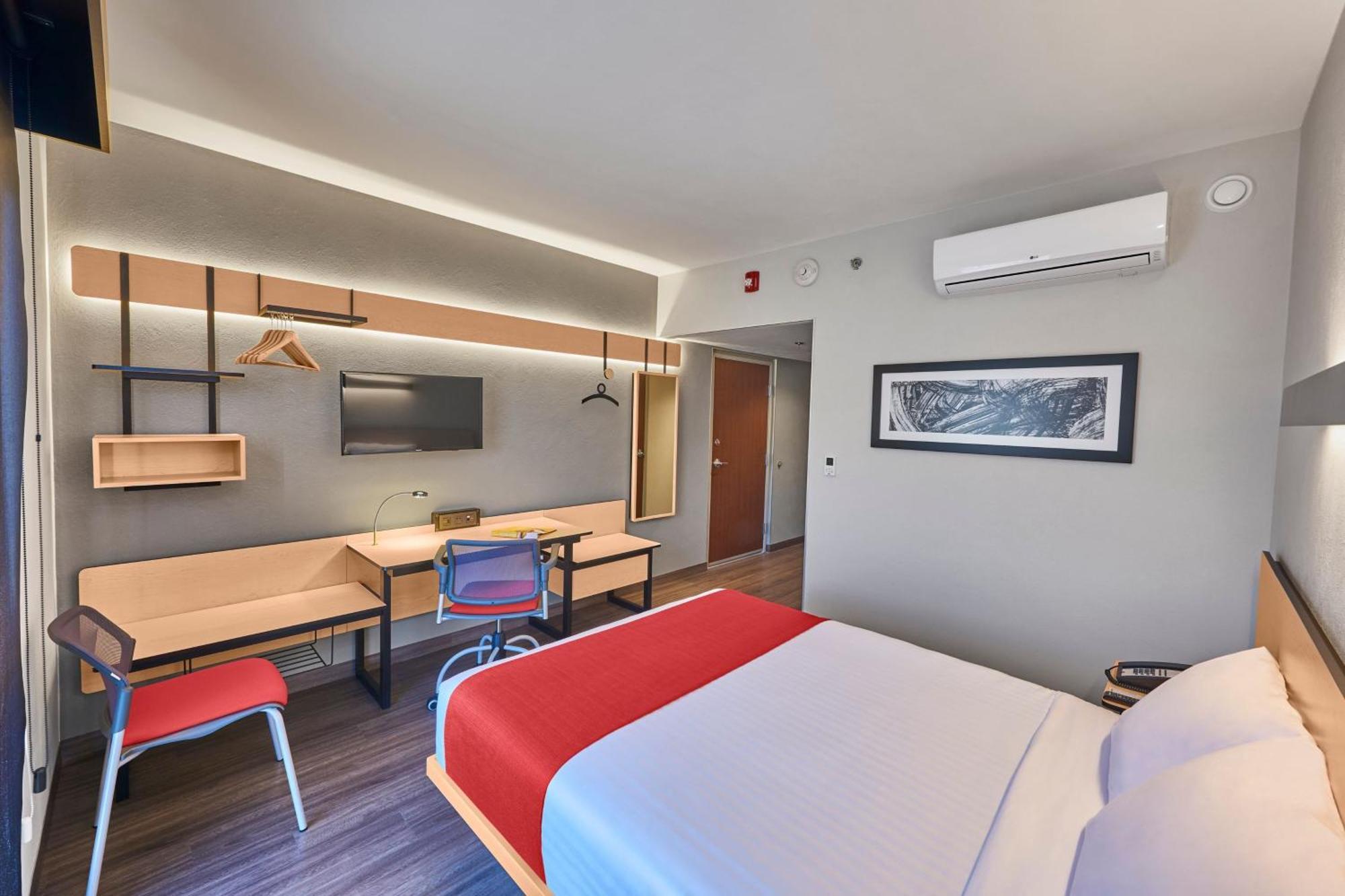 City Express By Marriott Celaya Galerias Exterior photo