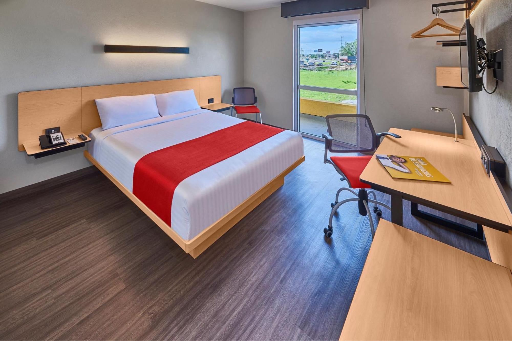 City Express By Marriott Celaya Galerias Exterior photo