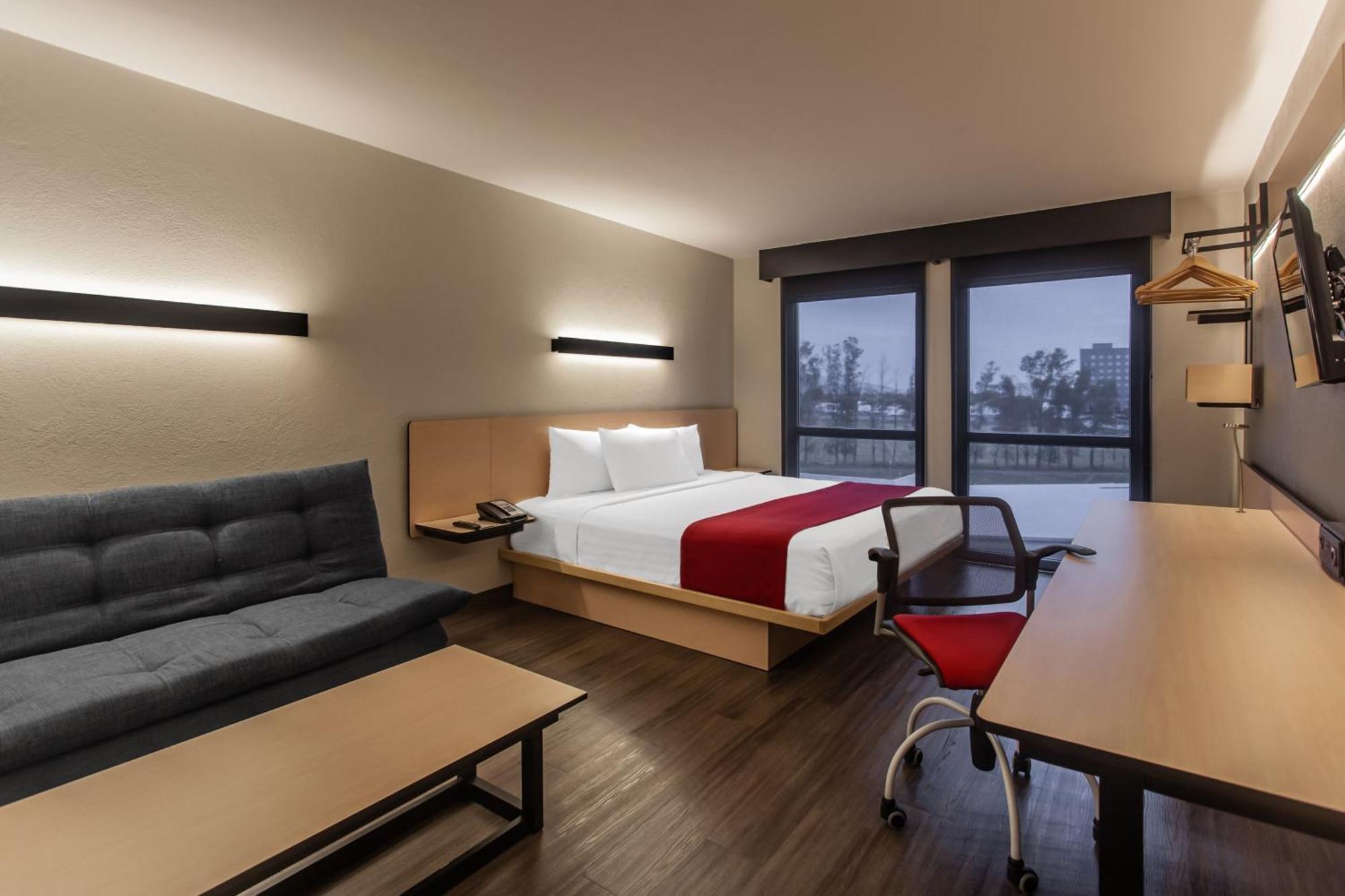 City Express By Marriott Celaya Galerias Exterior photo