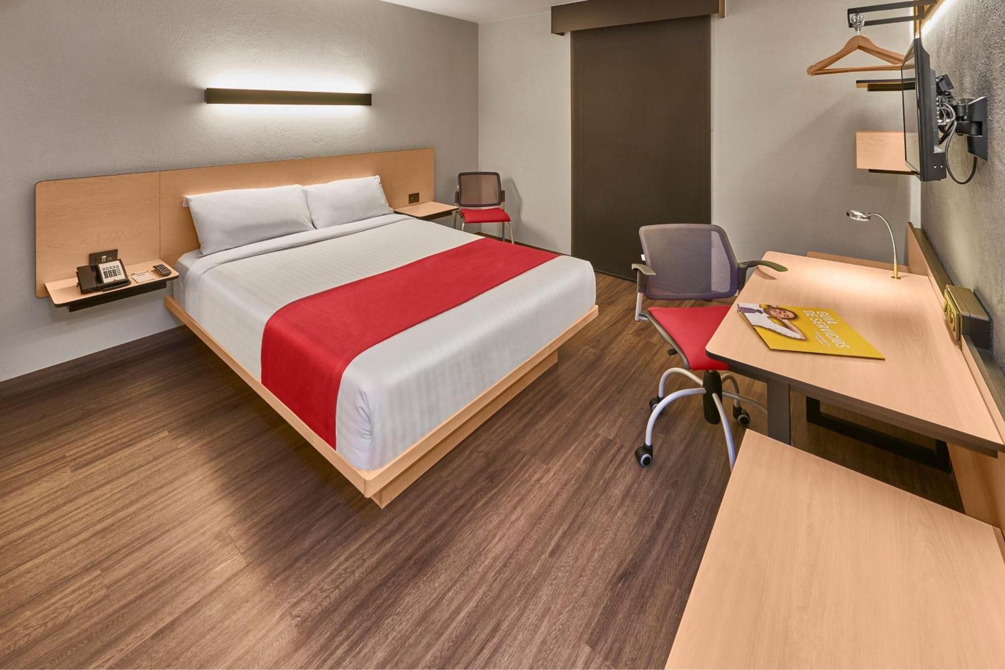 City Express By Marriott Celaya Galerias Exterior photo