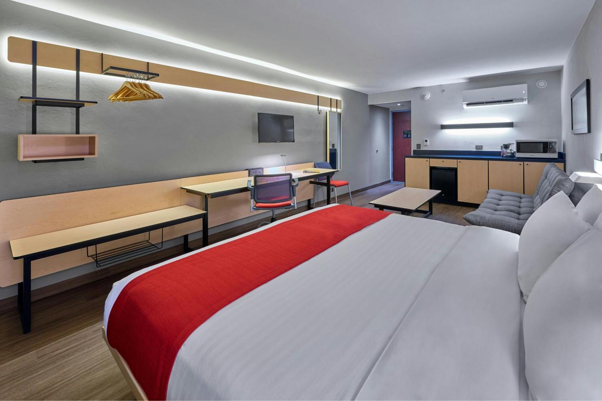City Express By Marriott Celaya Galerias Exterior photo