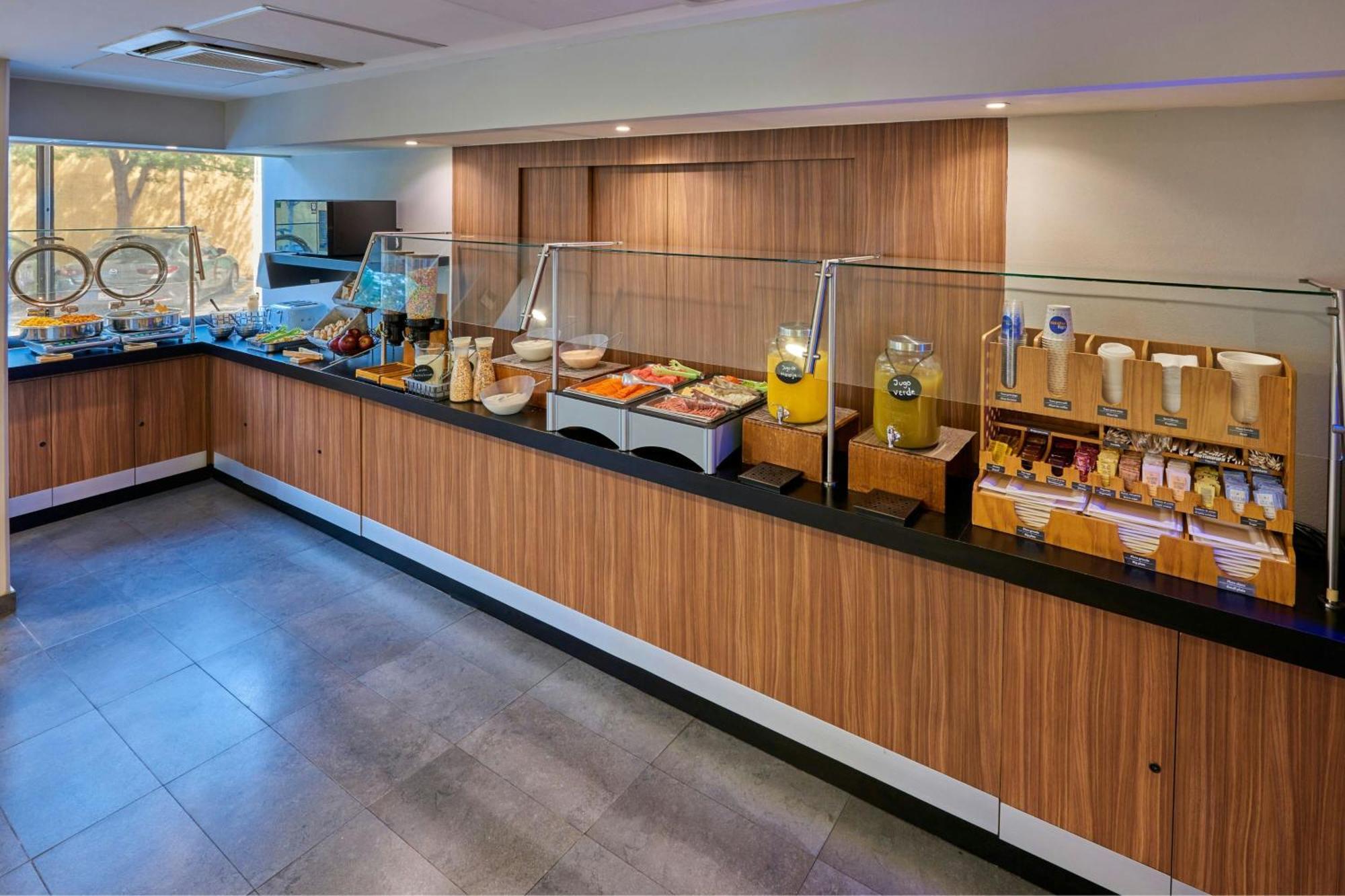 City Express By Marriott Celaya Galerias Exterior photo